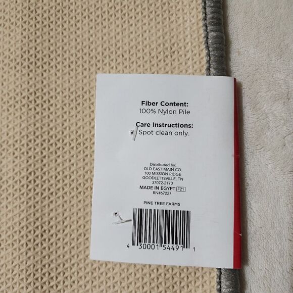 New Christmas Rug "Pine Tree Farms" - Picture 4 of 4